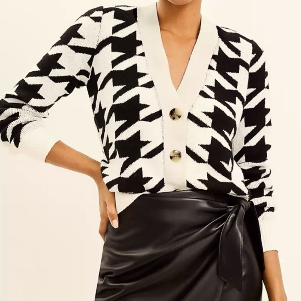 LOFT Black and White Houndstooth V‑Neck Cardigan